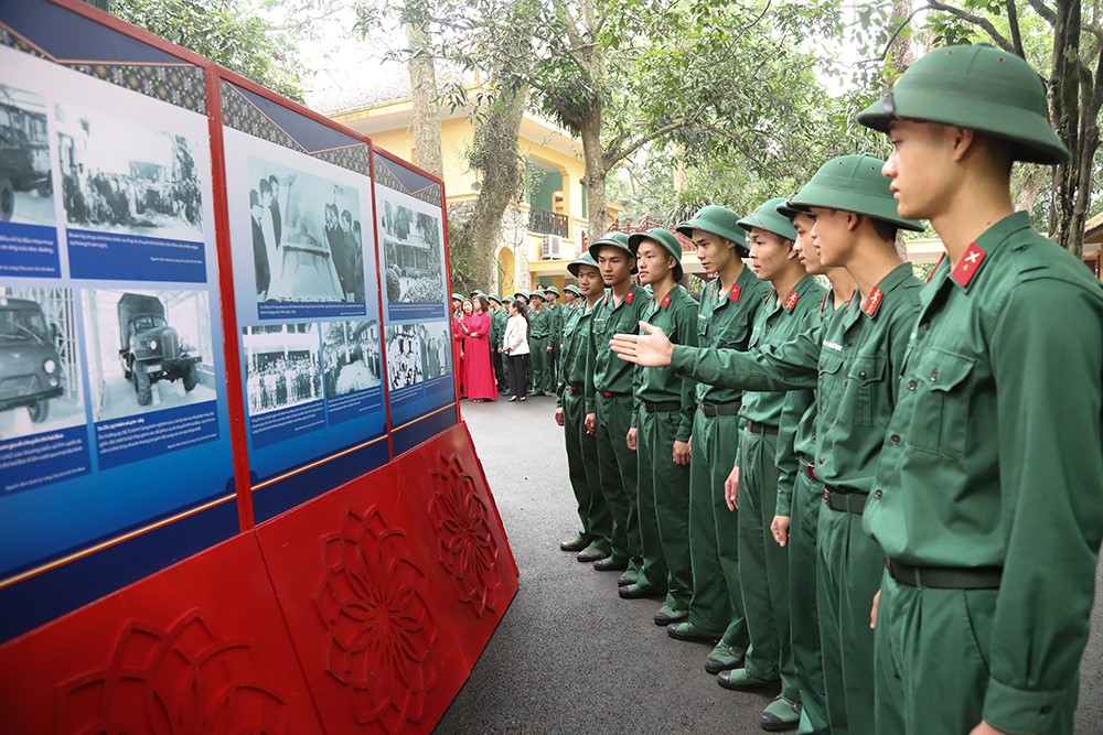 Một số kinh nghiệm rút ra trong quá trình học tập và làm theo tư tưởng, đạo đức, phong cách Hồ Chí Minh ở Binh đoàn 11